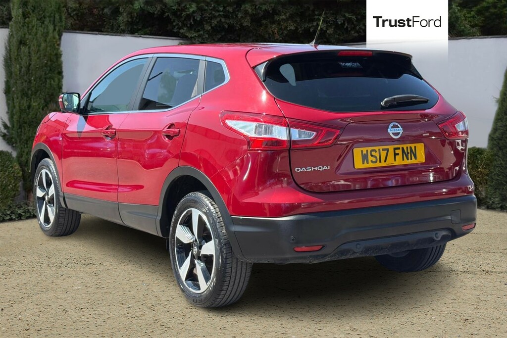 Nissan Qashqai 1.2 Dig-t N-connecta Suv Xtron 2Wd Euro Red #2