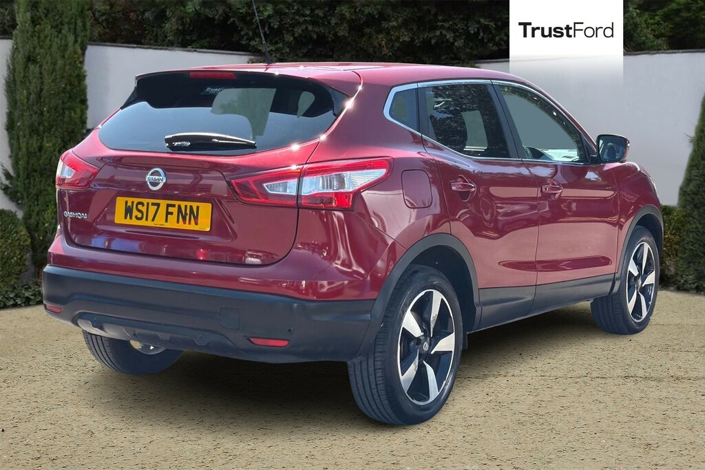 Nissan Qashqai 1.2 Dig-t N-connecta Suv Xtron 2Wd Euro Red #4