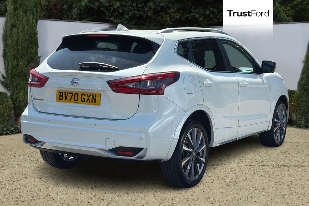Nissan Qashqai 1.3 Dig-t Tekna Suv Euro 6 S S White #3