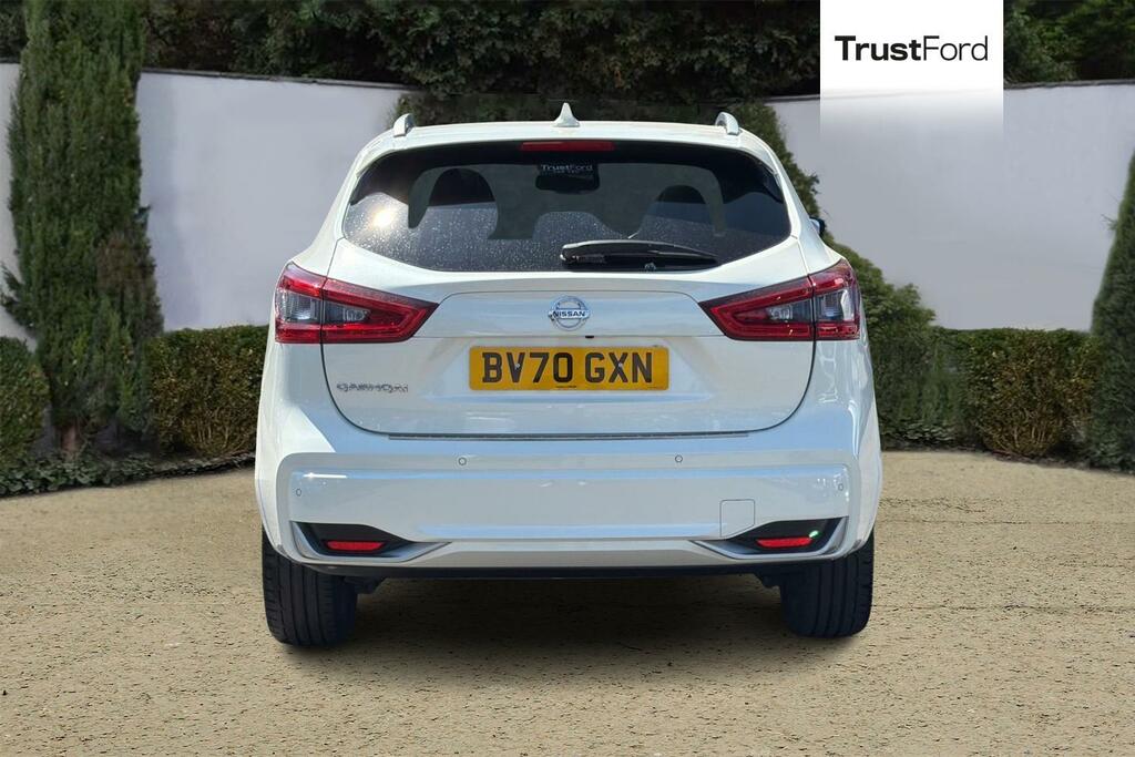Nissan Qashqai 1.3 Dig-t Tekna Suv Euro 6 S S White #6