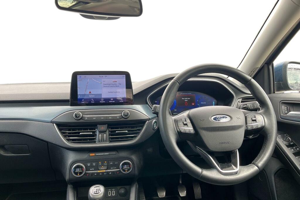 Ford Focus 1.0T Ecoboost Titanium Hatchback Blue #10