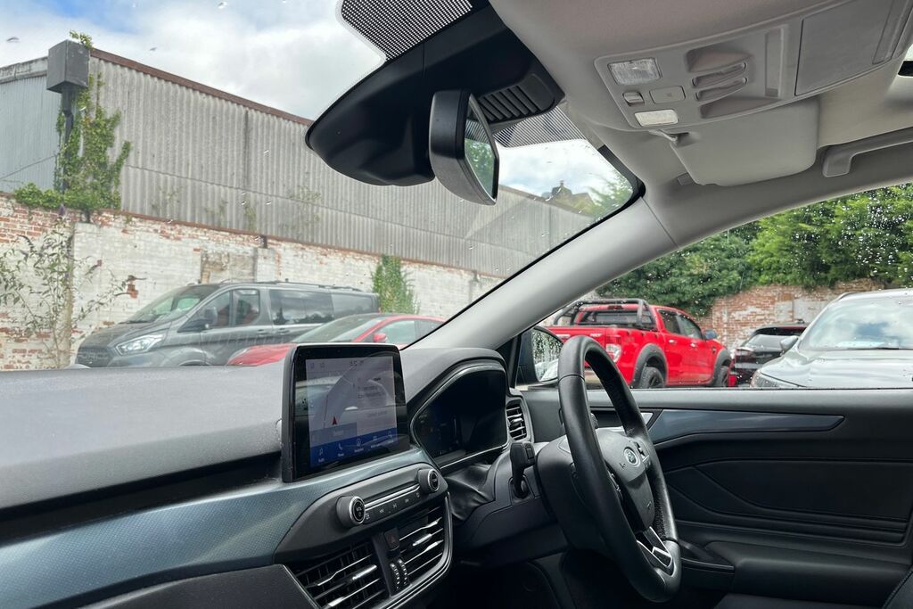 Ford Focus 1.0T Ecoboost Titanium Hatchback Blue #18