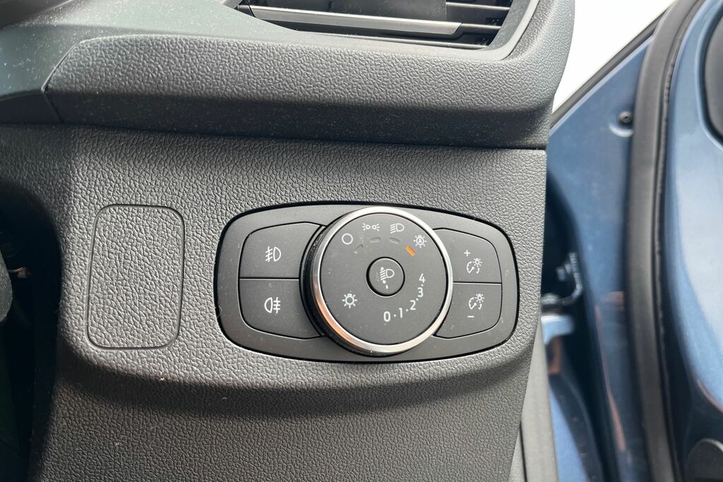 Ford Focus 1.0T Ecoboost Titanium Hatchback Blue #27
