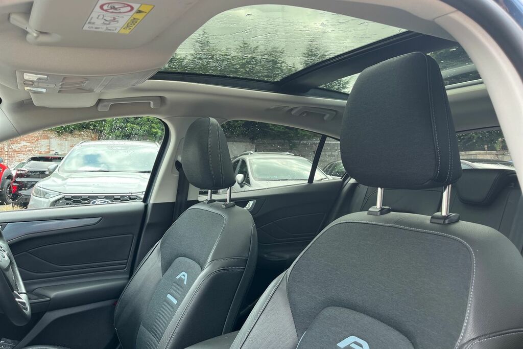 Ford Focus 1.0T Ecoboost Titanium Hatchback Blue #19