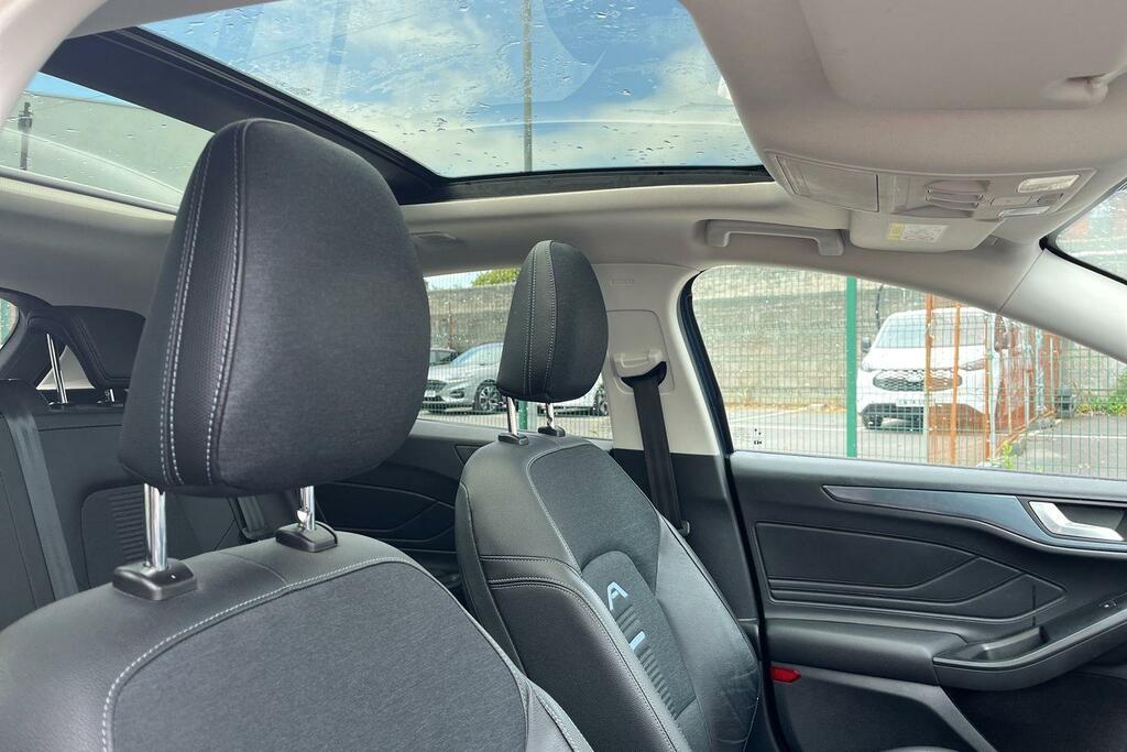Ford Focus 1.0T Ecoboost Titanium Hatchback Blue #17