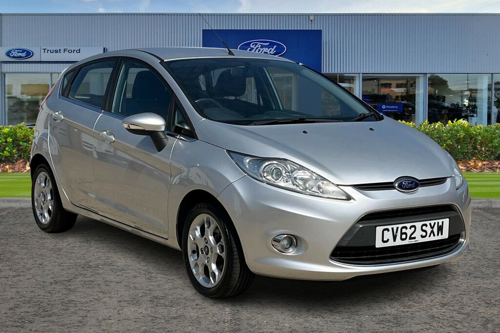 Ford Fiesta 1.25 Zetec Hatchback 129 G Km 8 Silver