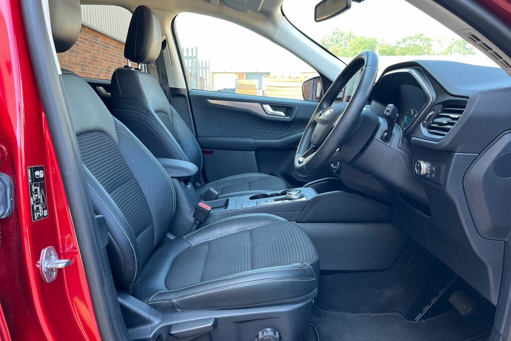Ford Kuga 1.5 Ecoboost 150 St-line Red #29