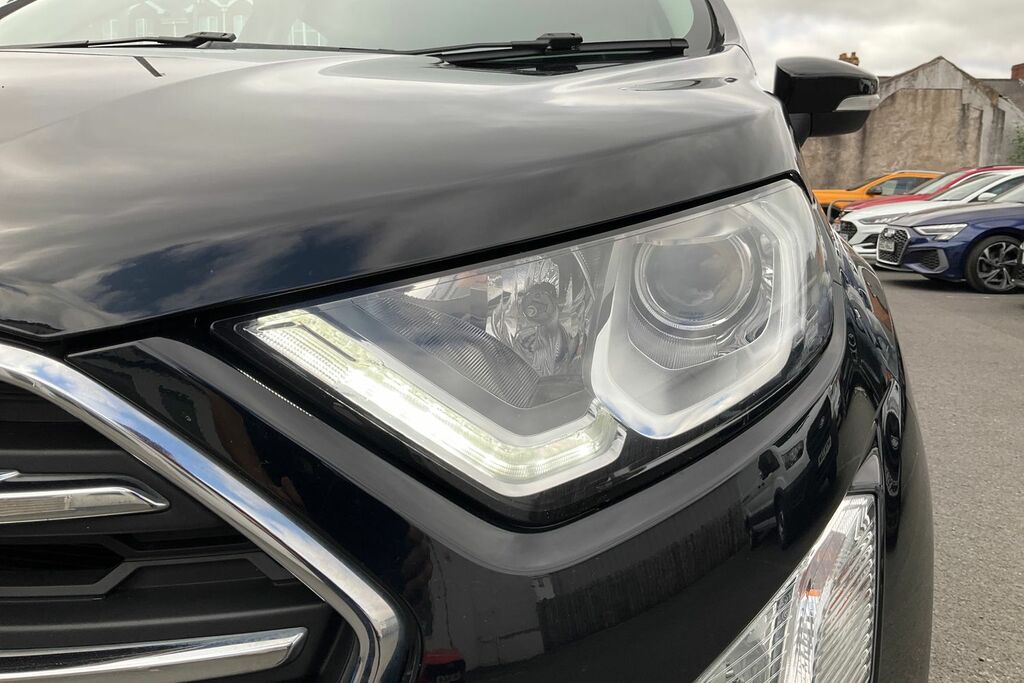 Ford Ecosport White #34