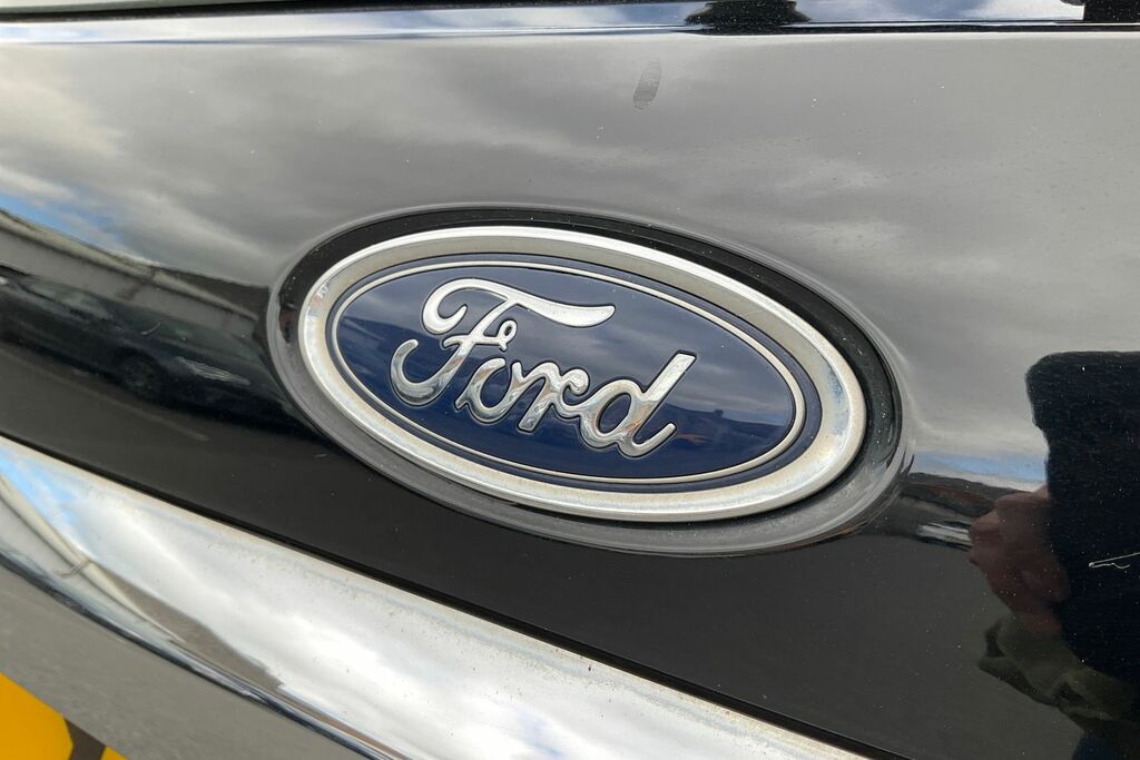 Ford Ecosport White #40