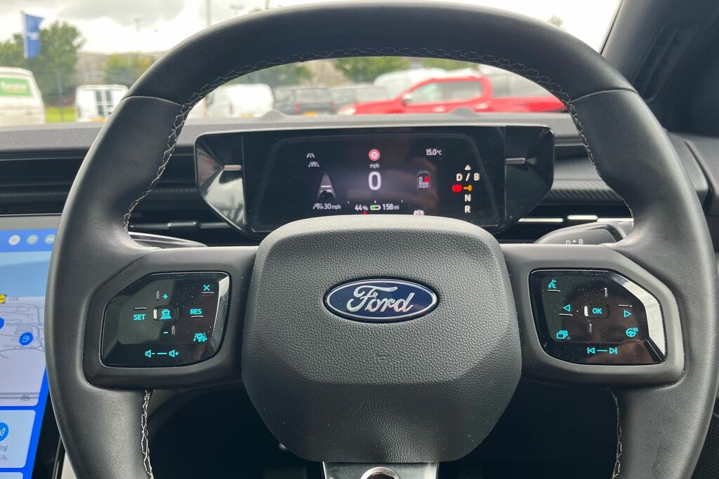 Ford Capri Extended Range 79Kwh Premium Suv White #12