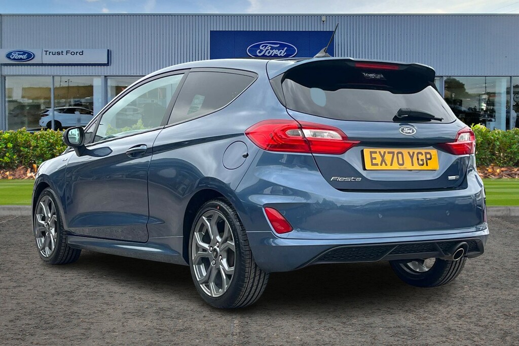 Ford Fiesta Trend White #2