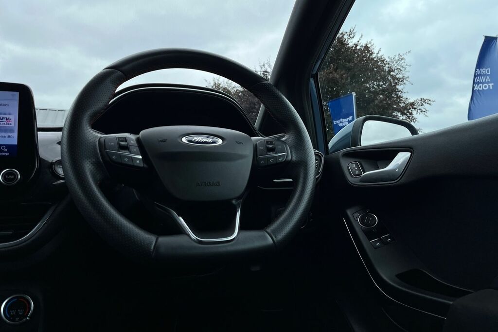 Ford Fiesta Trend White #12