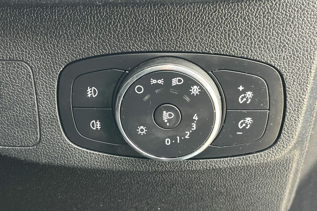 Ford Focus 1.0T Ecoboost Active X Hatchback White #24