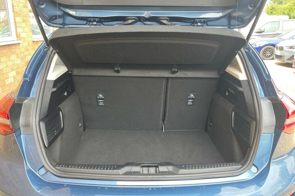 Ford Focus 1.0T Ecoboost Active X Hatchback White #21