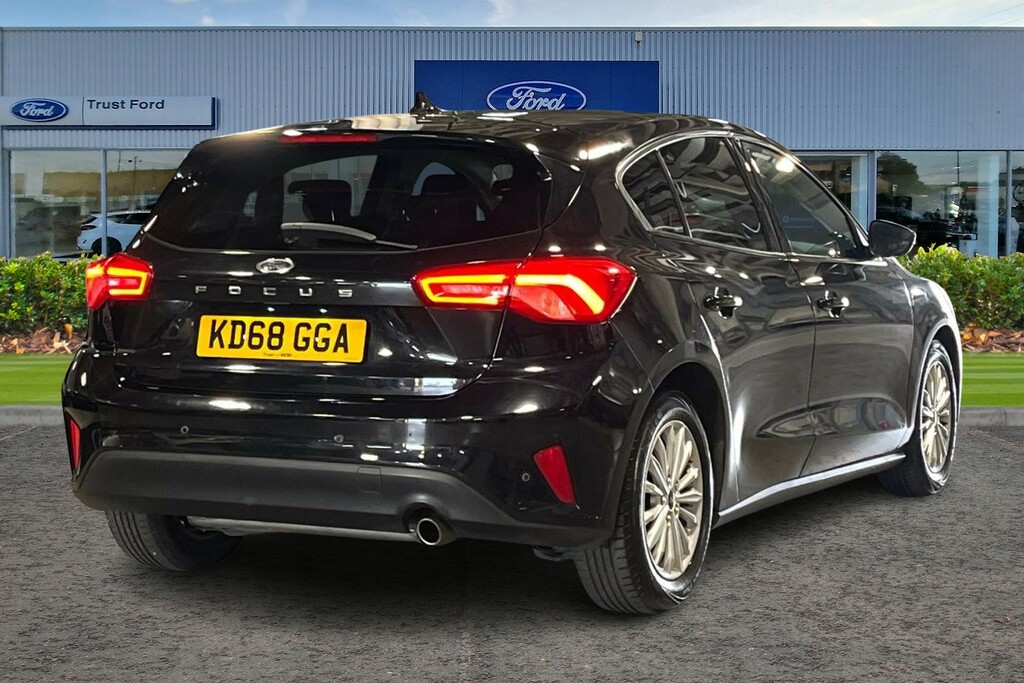 Ford Focus Titanium Black #4