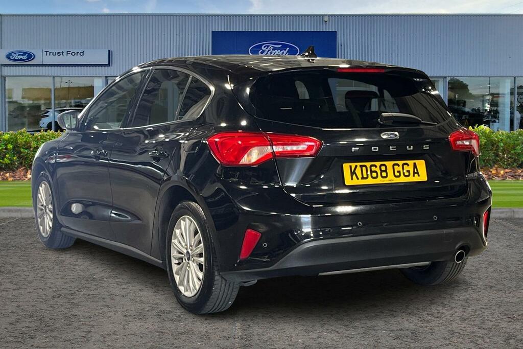 Ford Focus Titanium Black #2