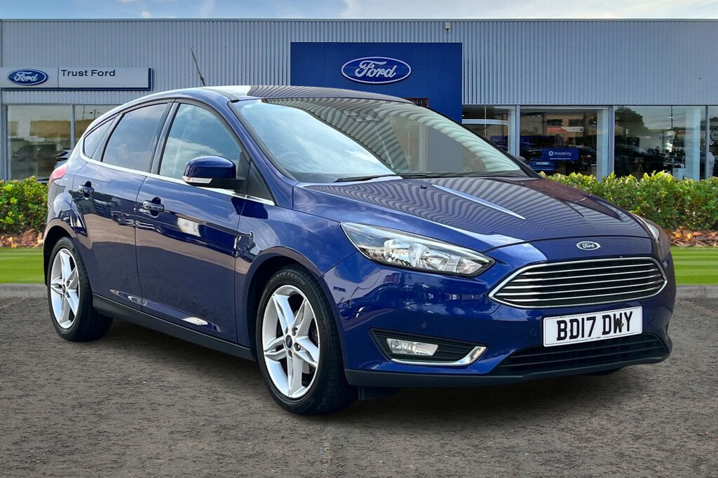 Ford Focus Titanium Blue