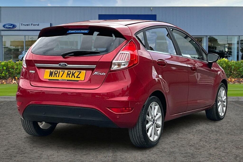 Ford Fiesta Titanium Red #4