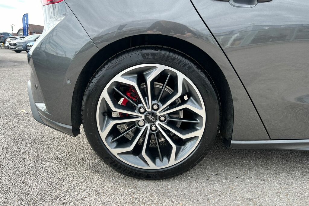 Ford Focus 1.0 Ecoboost St-line X 155Ps Estate White #8
