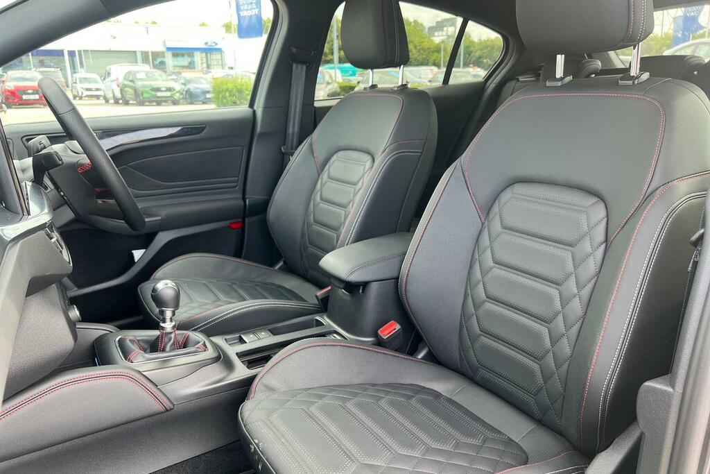 Ford Focus 1.0 Ecoboost St-line X 155Ps Estate White #19