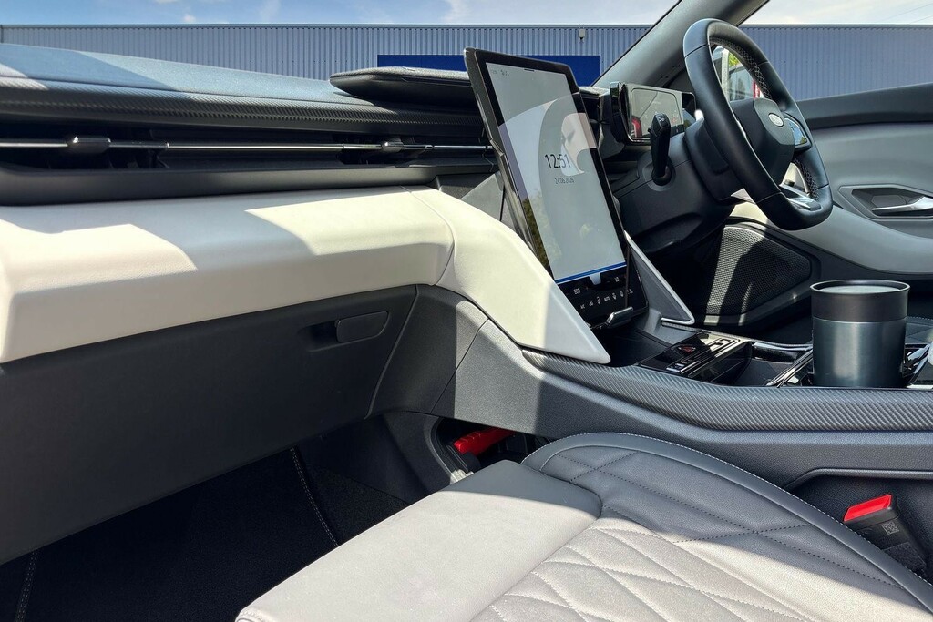 Ford Explorer Standard Range 52Kwh Premium Suv White #3
