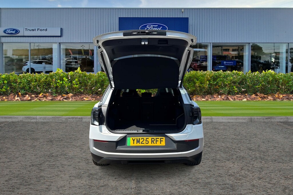 Ford Explorer Standard Range 52Kwh Premium Suv White #6