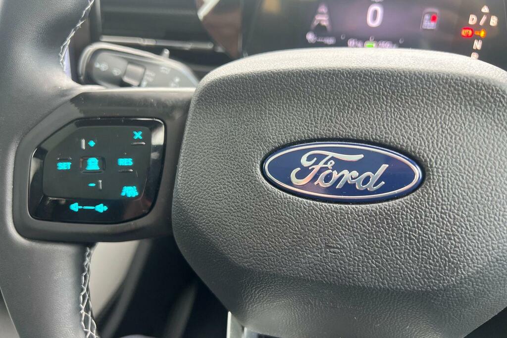 Ford Explorer 210Kw Premium 77Kwh 2024 Red #28