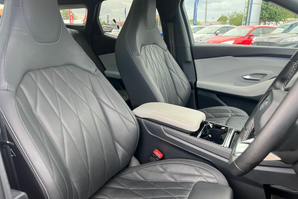 Ford Explorer 210Kw Premium 77Kwh 2024 Red #17