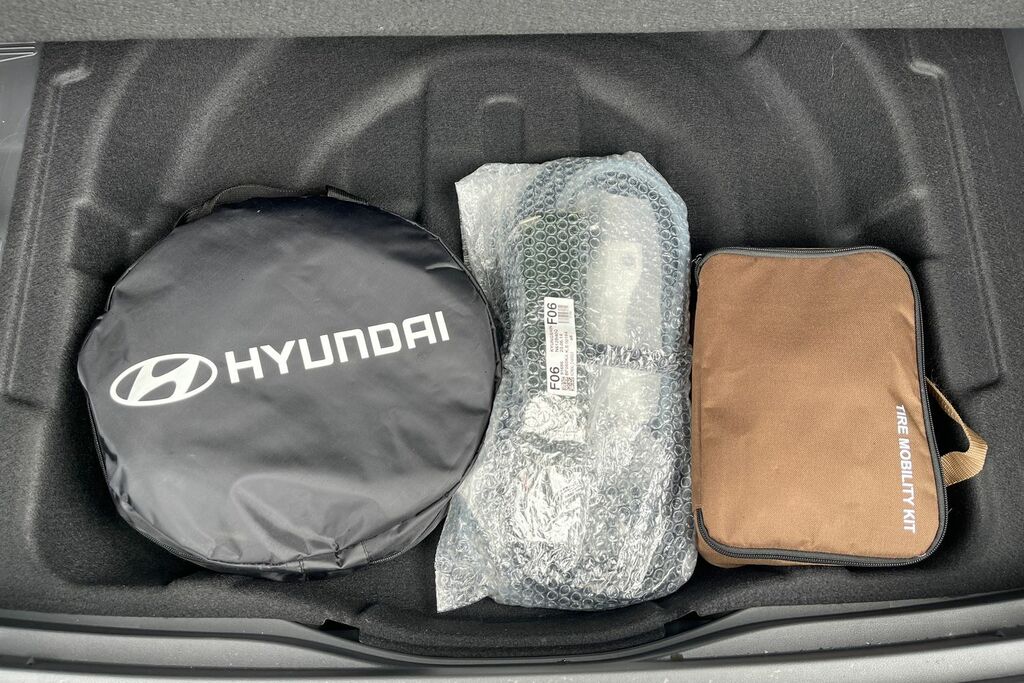 Hyundai Kona Premium Grey #38