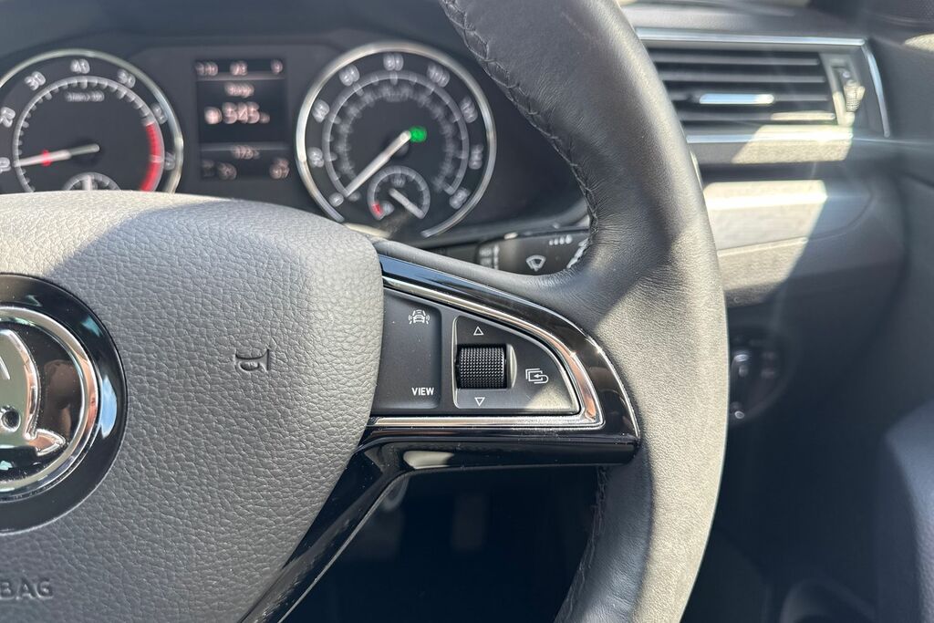 Skoda Superb 1.6 Tdi Cr Se Technology Dsg Black #24