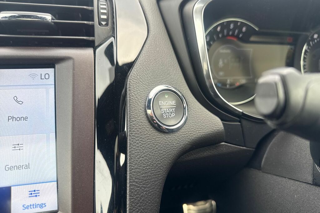 Ford Mondeo 2.0 Hybrid Titanium Edition Blue #35