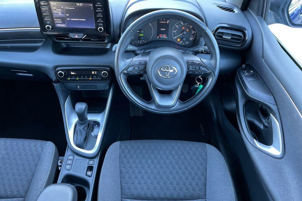 Toyota Yaris Design Black #11