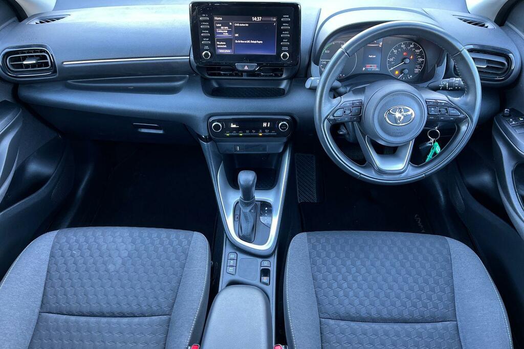 Toyota Yaris Design Black #10