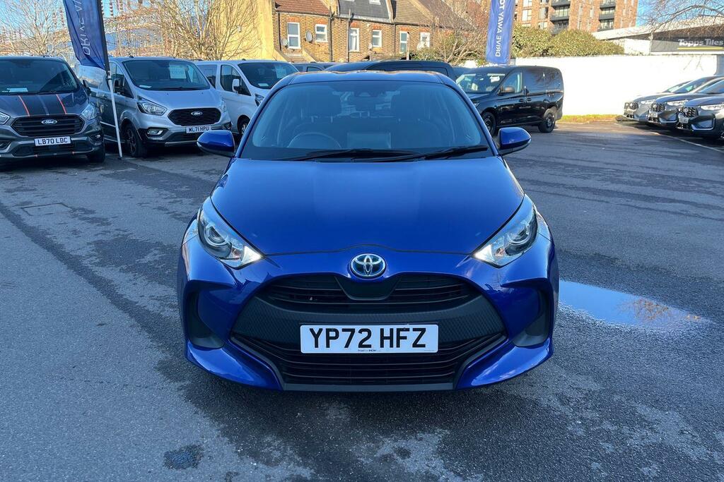 Toyota Yaris Design Black #38