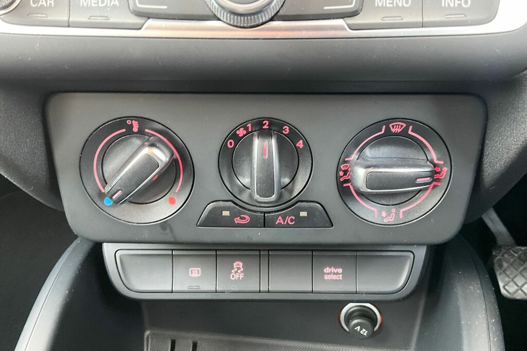 Audi A1 Audi A1 1.0 Tfsi Se Hatchback Eu White #25