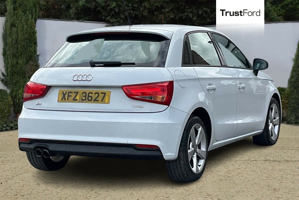 Audi A1 Audi A1 1.0 Tfsi Se Hatchback Eu White #4