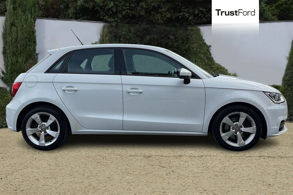 Audi A1 Audi A1 1.0 Tfsi Se Hatchback Eu White #3