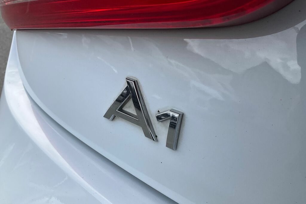 Audi A1 Audi A1 1.0 Tfsi Se Hatchback Eu White #39