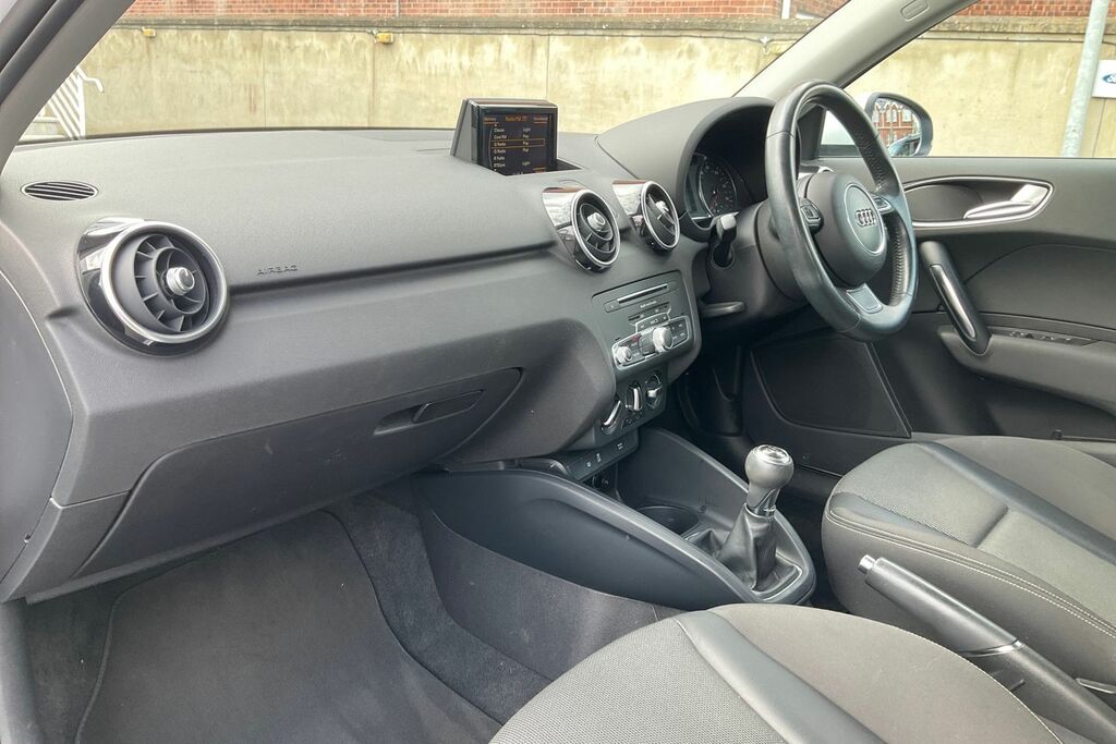 Audi A1 Audi A1 1.0 Tfsi Se Hatchback Eu White #18