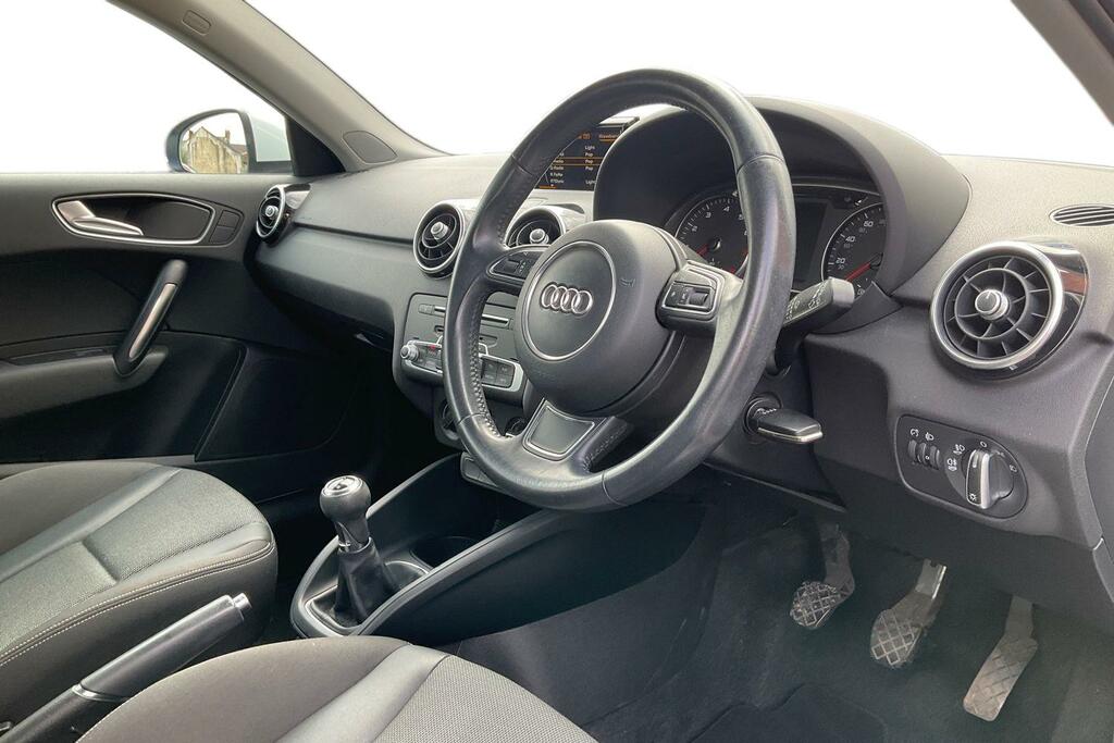 Audi A1 Audi A1 1.0 Tfsi Se Hatchback Eu White #9
