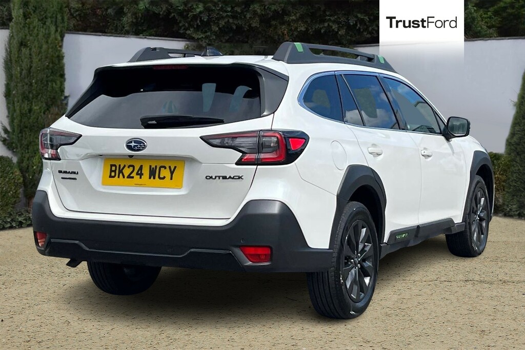 Subaru Outback Field White #4