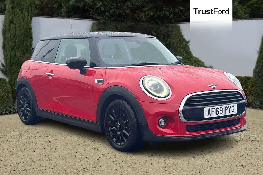 Mini Hatch 1.5 Cooper Classic II Nav Pack Front Heate AF69PYG Red