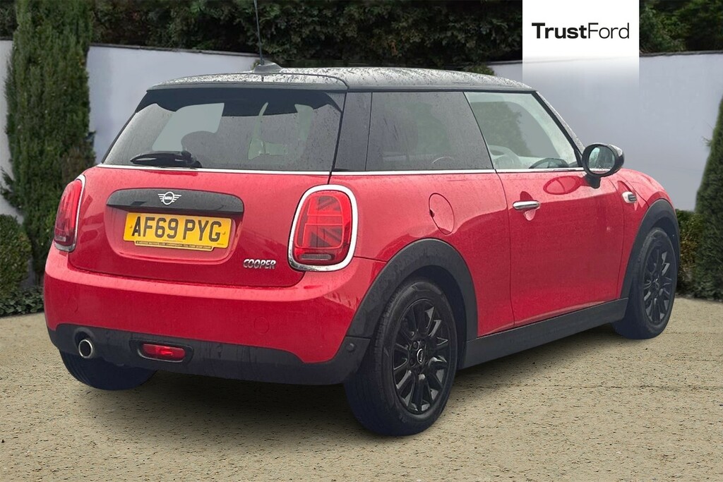 Mini Hatch 1.5 Cooper Classic II Nav Pack Front Heate AF69PYG Red #4