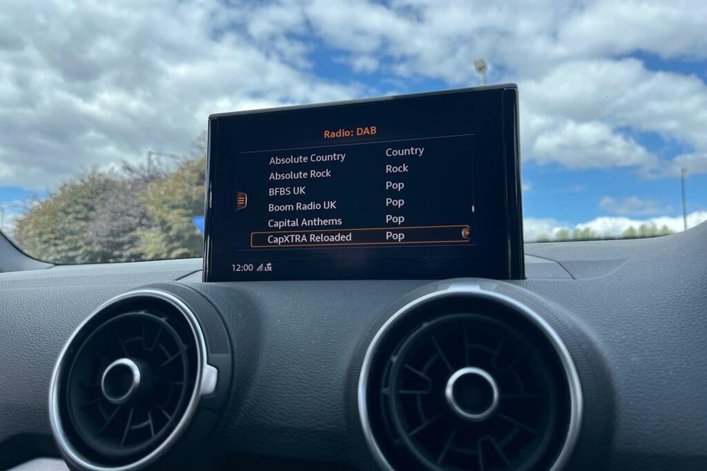 Audi Q2 Audi Q2 S Line 1.4 Tfsi Cylinder On Demand 150 Ps Grey #26