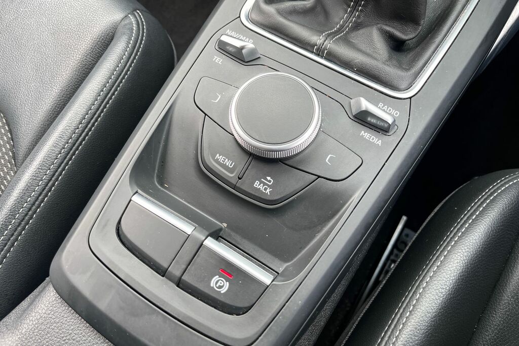 Audi Q2 Audi Q2 S Line 1.4 Tfsi Cylinder On Demand 150 Ps Grey #34