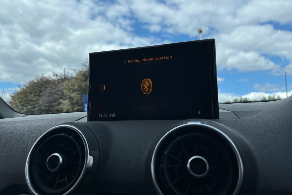 Audi Q2 Audi Q2 S Line 1.4 Tfsi Cylinder On Demand 150 Ps Grey #27