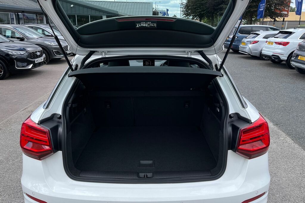 Audi Q2 Audi Q2 S Line 1.4 Tfsi Cylinder On Demand 150 Ps Grey #21