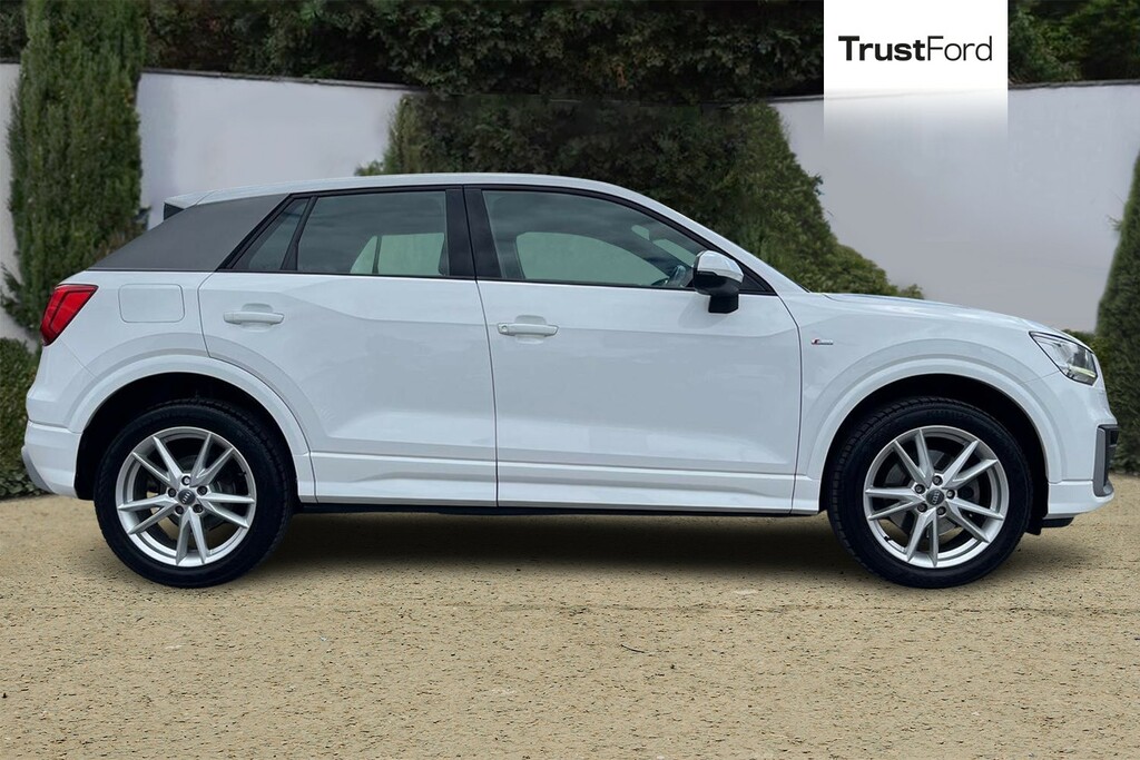 Audi Q2 S Line White #3