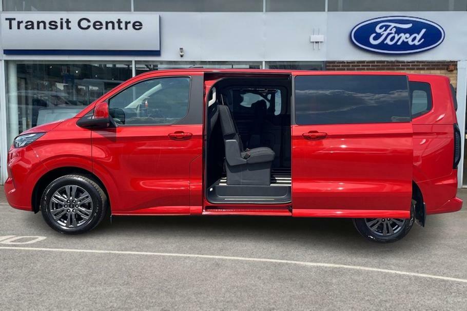 Ford Tourneo Custom 320 Titanium L2 Lwb 8 Seater Minibus Fwd 2.0 Ecobl Red #5