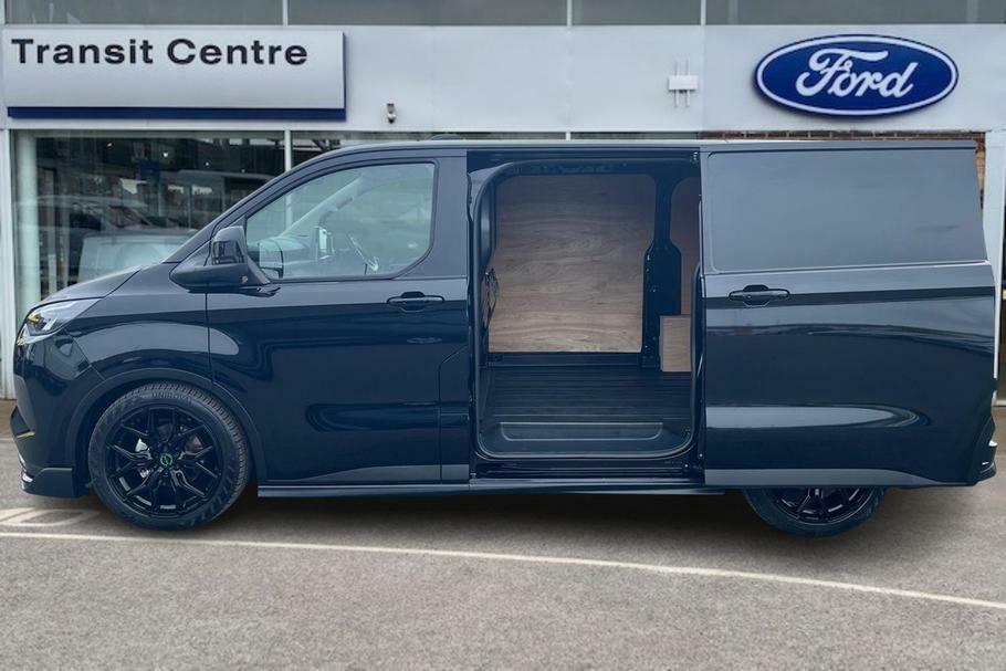 Ford Transit Custom 320 Limited Lv-rf L1 Swb Fwd 2.5 Phev 232Ps KX75GPF Black #5